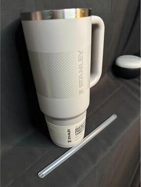 Stanley 30 oz. Quencher ProTour Flip Straw Tumbler 'Ash Fade' (Missing Lid)